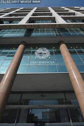 Torre Ejecutiva, sede de las oficinas de la Presidencia de la República - Departamento de Montevideo - URUGUAY. Foto No. 29782