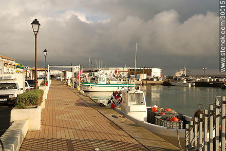 Muelle del puerto de yates. Saintes Maries de la Mer. - Región Provenza-Alpes-Costa Azul - FRANCIA. Foto No. 30015