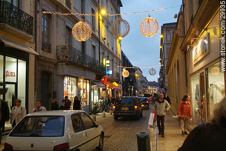 Calle del centro comercial de Nîmes - Región de Languedoc-Rousillon - FRANCIA. Foto No. 29935
