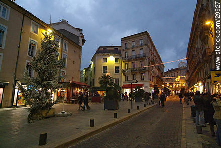 Downtown Nîmes - Region of Languedoc-Rousillon - FRANCE. Photo #29927