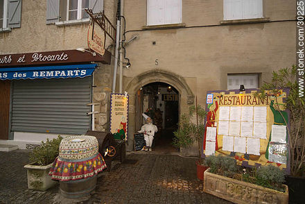 Restaurant L'ostal. Plato del día: Pot au feu - Región de Languedoc-Rousillon - FRANCIA. Foto No. 30225