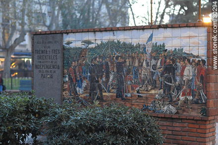 Pintura sobre azulejos de la cruzada de los Treinta y Tres Orientales - Departamento de Montevideo - URUGUAY. Foto No. 30294