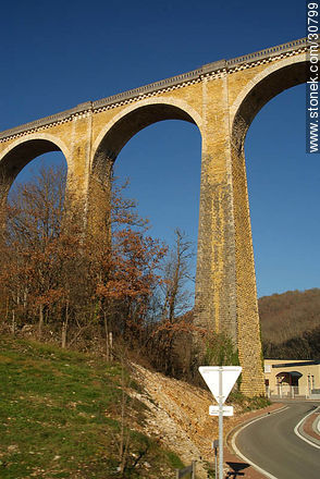 Old railroad bridge - Region of Midi-Pyrénées - FRANCE. Photo #30799