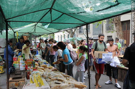 Tristan Narvaja market fair. Grocery post. - Department of Montevideo - URUGUAY. Photo #31107