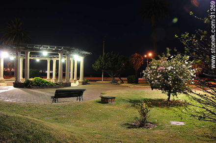 Plaza Gomensoro.  - Departamento de Montevideo - URUGUAY. Foto No. 31269