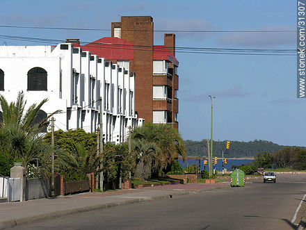 Av. Chiverta - Punta del Este y balnearios cercanos - URUGUAY. Foto No. 31307