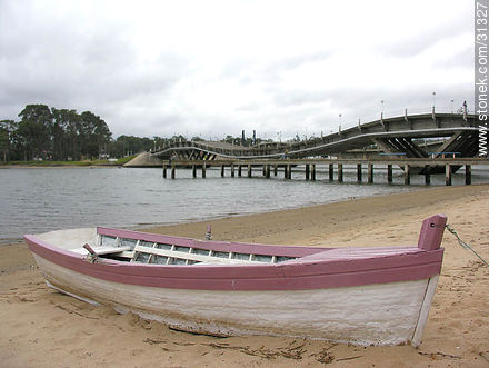 Bote en el arroyo Maldonado - Punta del Este y balnearios cercanos - URUGUAY. Foto No. 31327