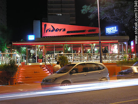 Restaurante Isidora en la rambla de Punta del Este - Punta del Este y balnearios cercanos - URUGUAY. Foto No. 31340