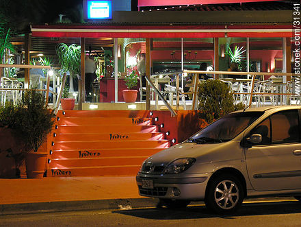 Restaurante Isidora en la rambla de Punta del Este - Punta del Este y balnearios cercanos - URUGUAY. Foto No. 31341