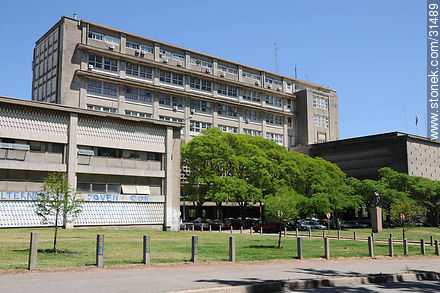 Facultad de Ingeniería de la Universidad de la República de Montevideo. - Departamento de Montevideo - URUGUAY. Foto No. 31489