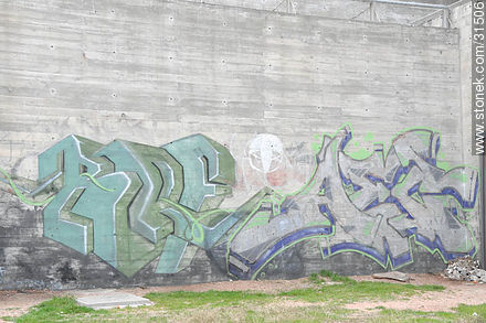 Graffiti in Montevideo - Department of Montevideo - URUGUAY. Photo #31506