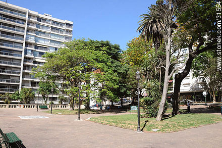 Plaza Gomensoro - Departamento de Montevideo - URUGUAY. Foto No. 31554