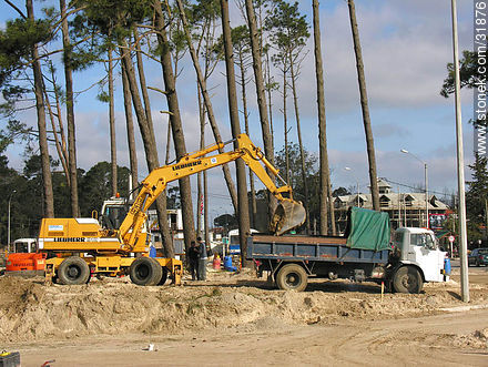 Roadworks in Carrasco - Department of Montevideo - URUGUAY. Photo #31876