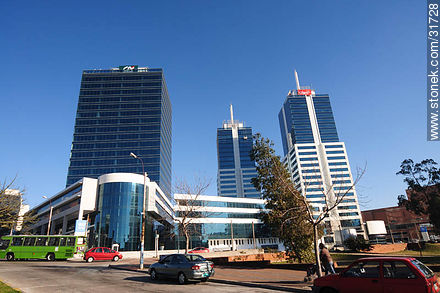 World Trade Center Montevideo. Área del frente e izquierda inaugurados en 2009. - Departamento de Montevideo - URUGUAY. Foto No. 31728