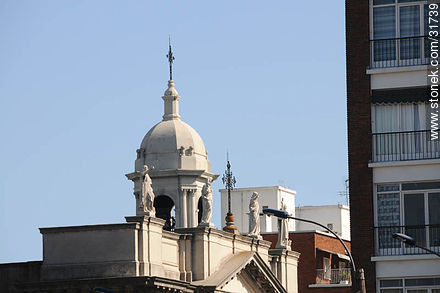 Cúpula de la Iglesia de la Aguada (Nuestra Señora del Carmen) - Departamento de Montevideo - URUGUAY. Foto No. 31739