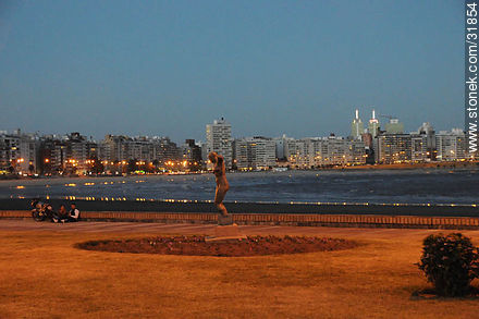 Pocitos beach and promenade - Department of Montevideo - URUGUAY. Photo #31854