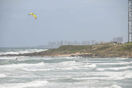 Kite-surfing. - Punta del Este and its near resorts - URUGUAY. Photo #31791