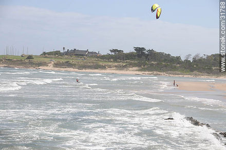 Kite surfing - Punta del Este and its near resorts - URUGUAY. Photo #31788