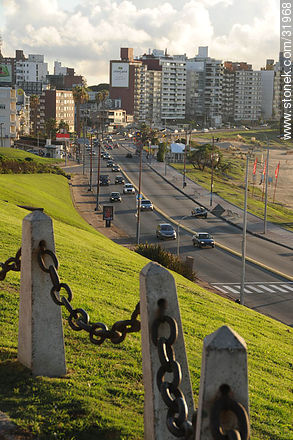 Rambla República de Chile frente a la playa Buceo - Departamento de Montevideo - URUGUAY. Foto No. 31968