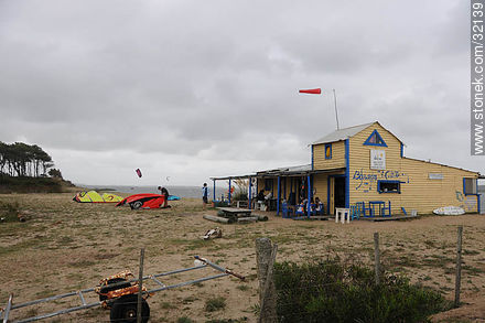 Casa de surf a orillas de la laguna Garzón - Punta del Este y balnearios cercanos - URUGUAY. Foto No. 32139