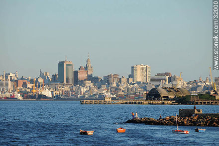Breakwater in the bay of Montevideo - Department of Montevideo - URUGUAY. Photo #32000
