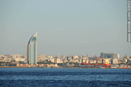 Antel tower in front of the bay of Montevideo - Department of Montevideo - URUGUAY. Photo #32002