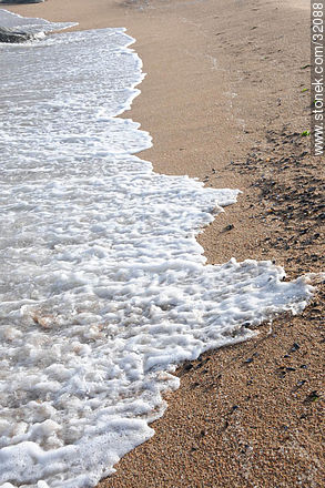 Waves over the sand - Punta del Este and its near resorts - URUGUAY. Photo #32088