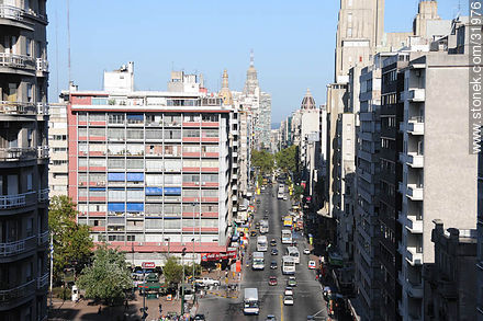 Av. 18 de Julio y Ejido - Departamento de Montevideo - URUGUAY. Foto No. 31976