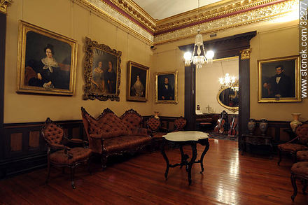 Museo Romántico - Departamento de Montevideo - URUGUAY. Foto No. 32277