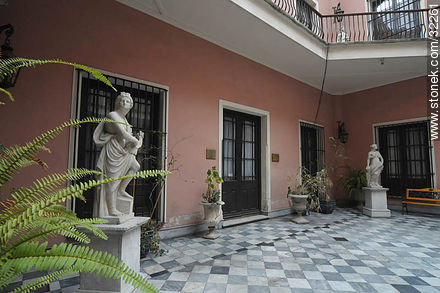 Museo Romántico - Departamento de Montevideo - URUGUAY. Foto No. 32261