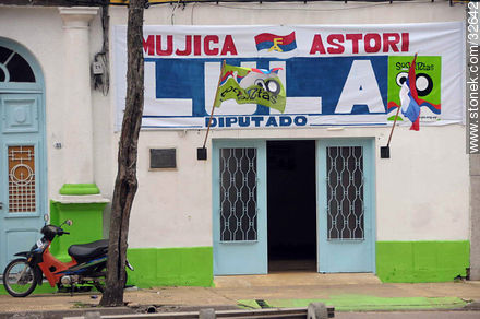 Club político frenteamplista en Tacuarembó. 2009. - Departamento de Tacuarembó - URUGUAY. Foto No. 32642