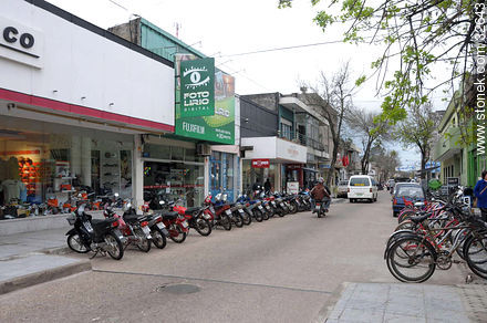 Avenida 18 de Julio - Departamento de Tacuarembó - URUGUAY. Foto No. 32643