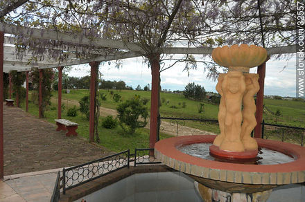 Fountain in arbor - Tacuarembo - URUGUAY. Photo #32557