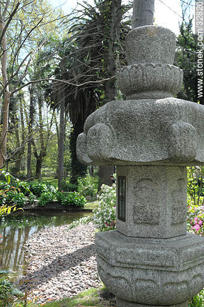 Shishi-odoshi en el Jardín Japonés . - Departamento de Montevideo - URUGUAY. Foto No. 32820