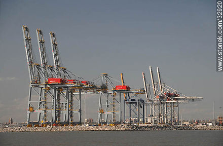 Port of Montevideo - Department of Montevideo - URUGUAY. Photo #32920