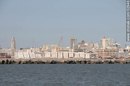 Escollera Oeste del puerto de Montevideo - Departamento de Montevideo - URUGUAY. Foto No. 32946