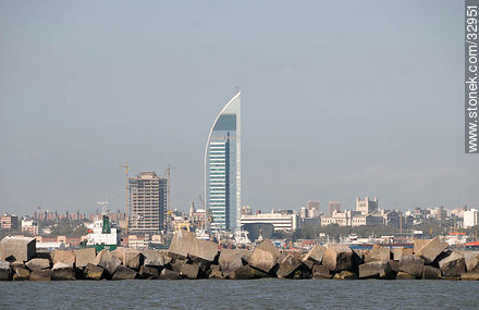 Antel tower and the West breakwater. - Department of Montevideo - URUGUAY. Photo #32951