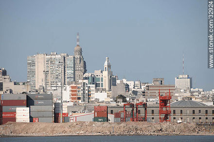 Puerto de Montevideo. TCP. Edificio Ciudadela, Palacio Salvo. Correo. - Departamento de Montevideo - URUGUAY. Foto No. 32924