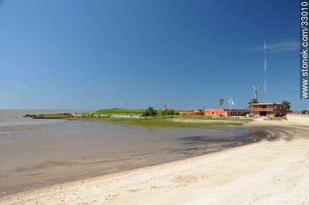 Pocitos beach - Department of Montevideo - URUGUAY. Photo #33010