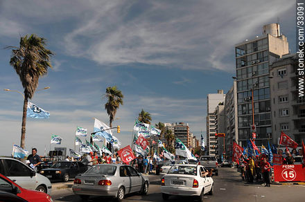 Rambla y Av. Brasil. Publicidad electoral del partido Colorado y Nacional - Departamento de Montevideo - URUGUAY. Foto No. 33091