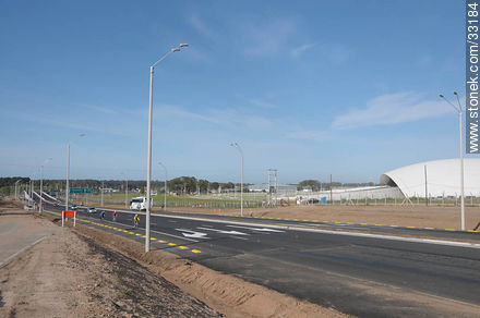 New stretch of the Route 101 beside the new Carrasco International Airport - Department of Canelones - URUGUAY. Photo #33184