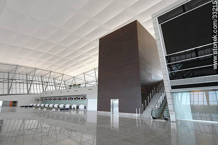 Second level hall of the new Carrasco airport, 2009. - Department of Canelones - URUGUAY. Photo #33215