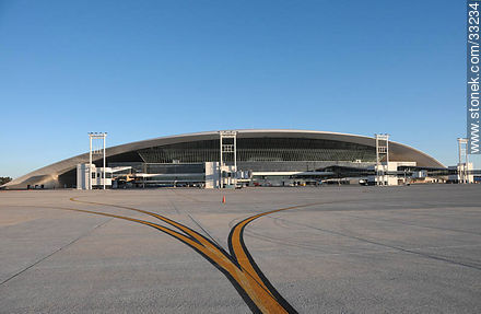 Aeropuerto internacional de Carrasco desde la pista previo a su inauguración en 2009 - Departamento de Canelones - URUGUAY. Foto No. 33234