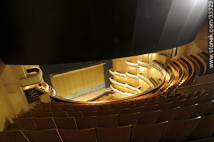 Auditorio del Complejo Cultural Sodre desde la butaca más alejada del escenario - Departamento de Montevideo - URUGUAY. Foto No. 33323
