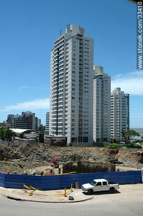 Comienzo de la obra de la torre 4 del World Trade Center Montevideo - Departamento de Montevideo - URUGUAY. Foto No. 33410