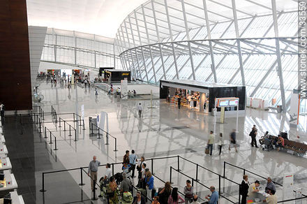 Segundo nivel del aeropuerto internacional de Carrasco - Departamento de Canelones - URUGUAY. Foto No. 33559