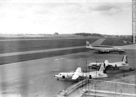 Pista del antiguo aeropuerto de Carrasco - Departamento de Canelones - URUGUAY. Foto No. 33870