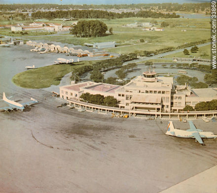 Vista del antiguo aeropuerto internacional de Carrasco - Departamento de Canelones - URUGUAY. Foto No. 33869