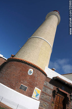 Punta del Este lighthouse - Punta del Este and its near resorts - URUGUAY. Photo #33986