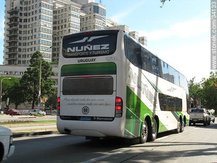Ómnibus Marcopolo de doble eje de la empresa Núñez en Av. Italia frente al hospital de Clínicas - Departamento de Montevideo - URUGUAY. Foto No. 34133
